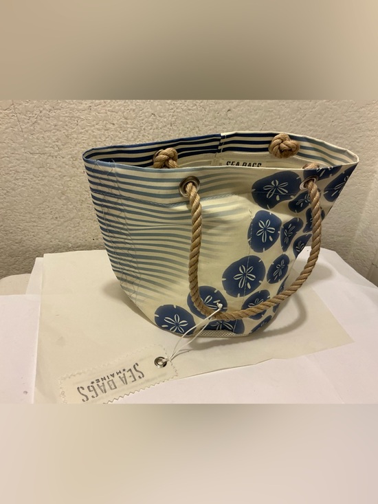 Sea Bags Handbags - Sea Bags Blue & Cream Sand Dollar Rope-Handle Tote